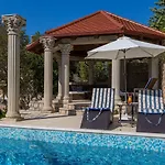 Appartement Charmantes Nur 700 Meter Zum Mit Meerblick, Pool, Bbq, Privatparkplatz Crikvenica