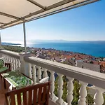 Charmantes Nur 700 Meter Zum Mit Meerblick, Pool, Bbq, Privatparkplatz Appartement Crikvenica