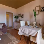 Charmantes Nur 700 Meter Zum Mit Meerblick, Pool, Bbq, Privatparkplatz Appartement *