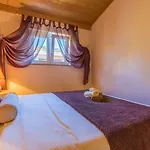 Charmantes Nur 700 Meter Zum Mit Meerblick, Pool, Bbq, Privatparkplatz Appartement