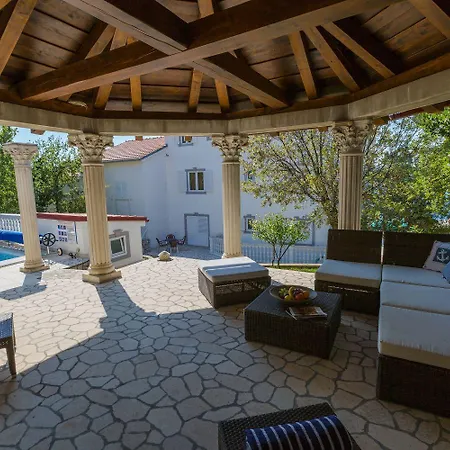 Charmantes Nur 700 Meter Zum Mit Meerblick, Pool, Bbq, Privatparkplatz * קריקווניצה