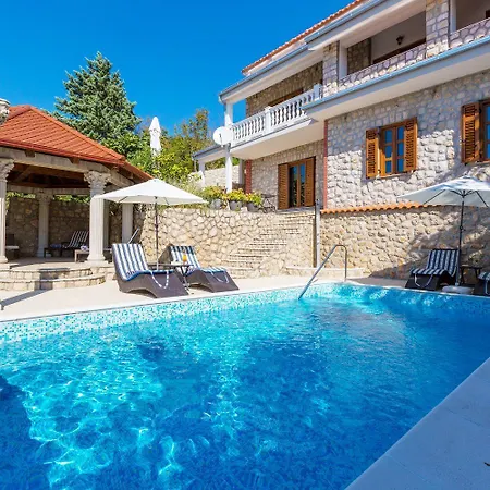 Charmantes Nur 700 Meter Zum Mit Meerblick, Pool, Bbq, Privatparkplatz *