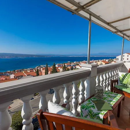 Appartement Charmantes Nur 700 Meter Zum Mit Meerblick, Pool, Bbq, Privatparkplatz Crikvenica