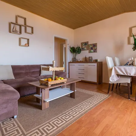 Appartement Charmantes Nur 700 Meter Zum Mit Meerblick, Pool, Bbq, Privatparkplatz