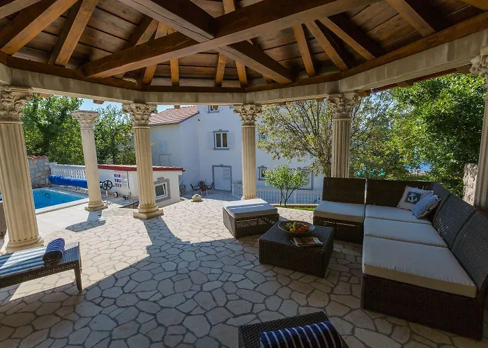Charmantes Nur 700 Meter Zum Mit Meerblick, Pool, Bbq, Privatparkplatz * Crikvenica