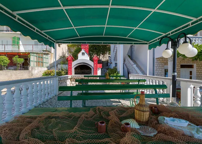 Charmantes Nur 700 Meter Zum Mit Meerblick, Pool, Bbq, Privatparkplatz Apartman Crikvenica