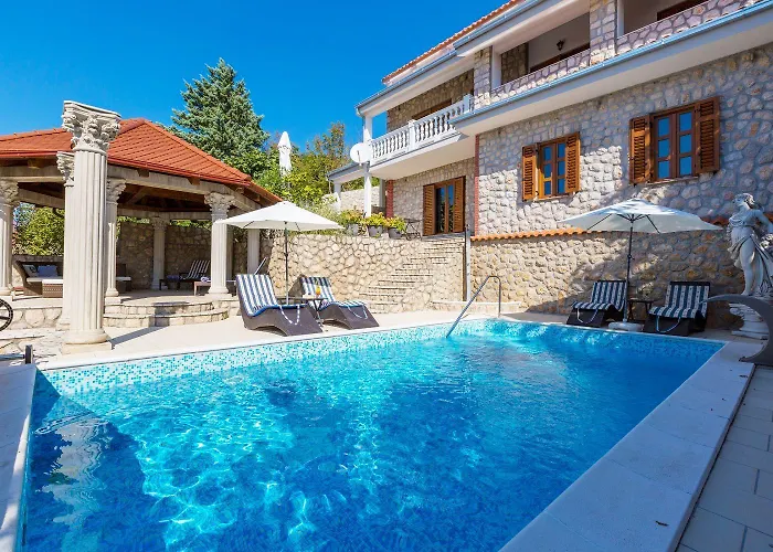 Charmantes Nur 700 Meter Zum Mit Meerblick, Pool, Bbq, Privatparkplatz *