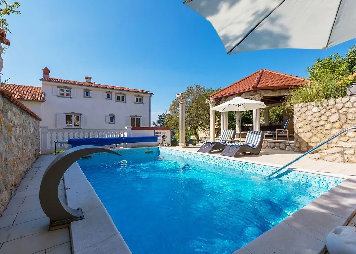 Charmantes Nur 700 Meter Zum Mit Meerblick, Pool, Bbq, Privatparkplatz Apartman