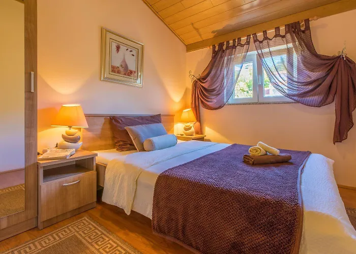 Apartman Charmantes Nur 700 Meter Zum Mit Meerblick, Pool, Bbq, Privatparkplatz Crikvenica
