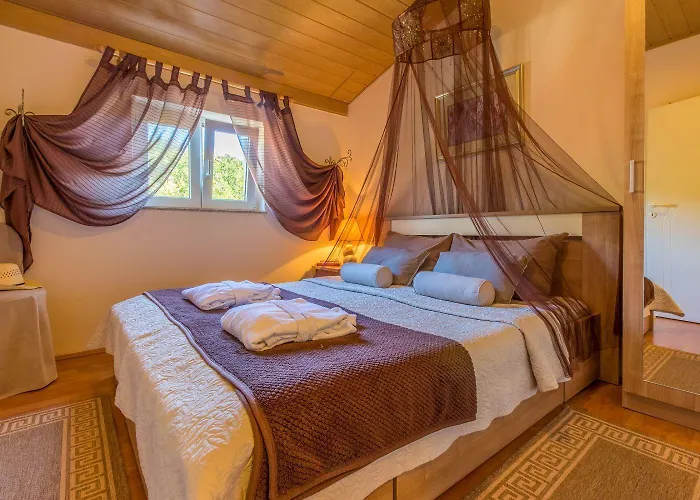 Charmantes Nur 700 Meter Zum Mit Meerblick, Pool, Bbq, Privatparkplatz * Crikvenica