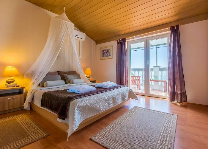 Apartman Charmantes Nur 700 Meter Zum Mit Meerblick, Pool, Bbq, Privatparkplatz Crikvenica